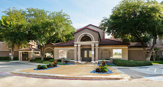 Images Camden Cimarron Apartments