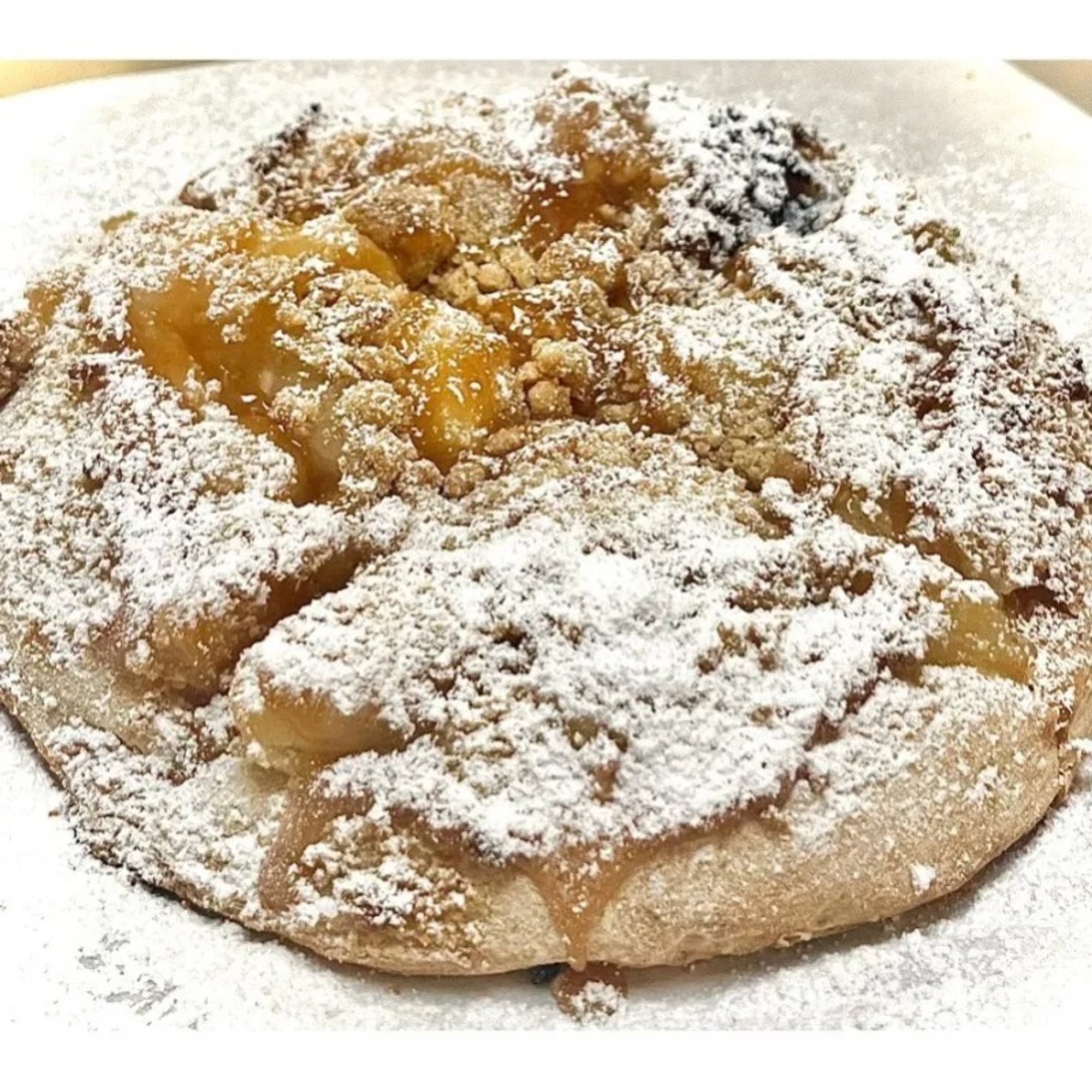 Apple Streusel Pizza Pie