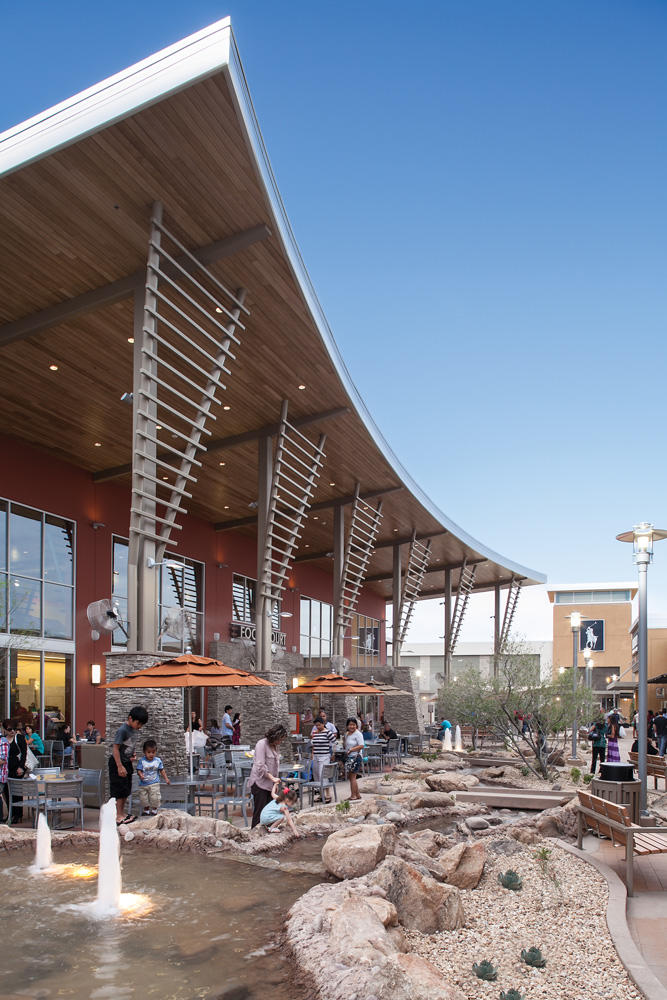 nike outlet phoenix premium outlets