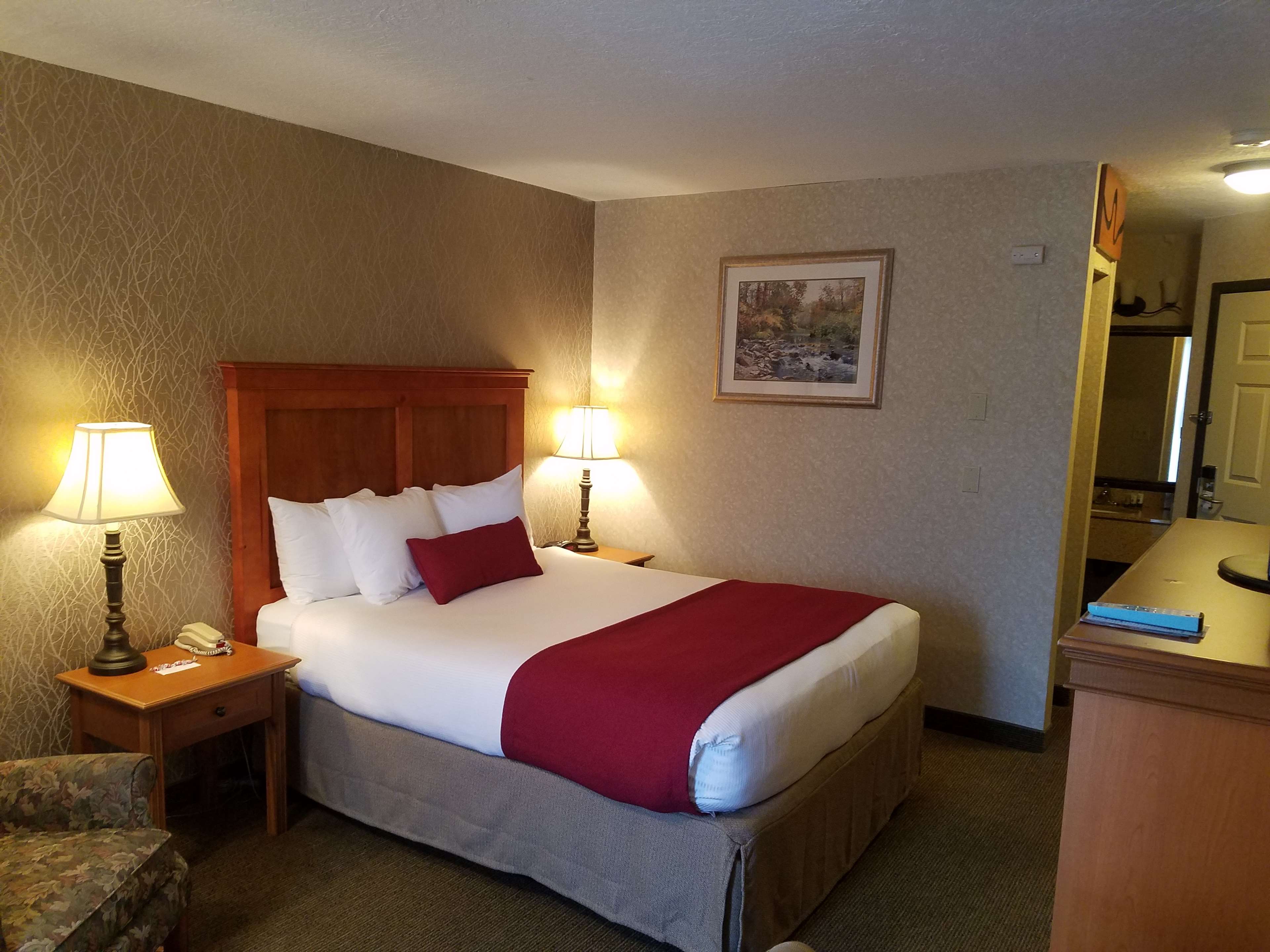 Best Western Plus Rivershore Hotel Photo