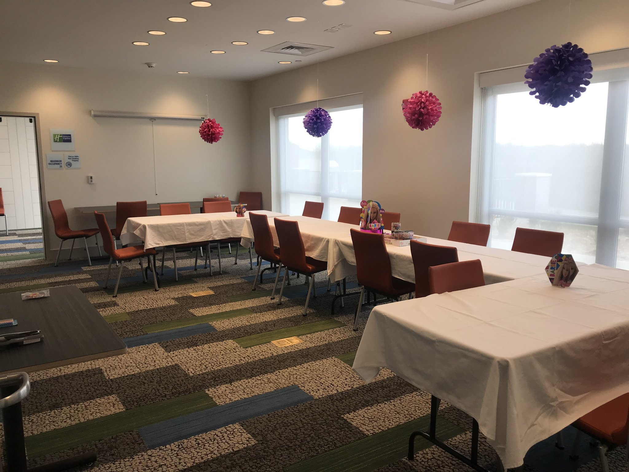 Holiday Inn Express & Suites Elizabethtown North by IHG Image