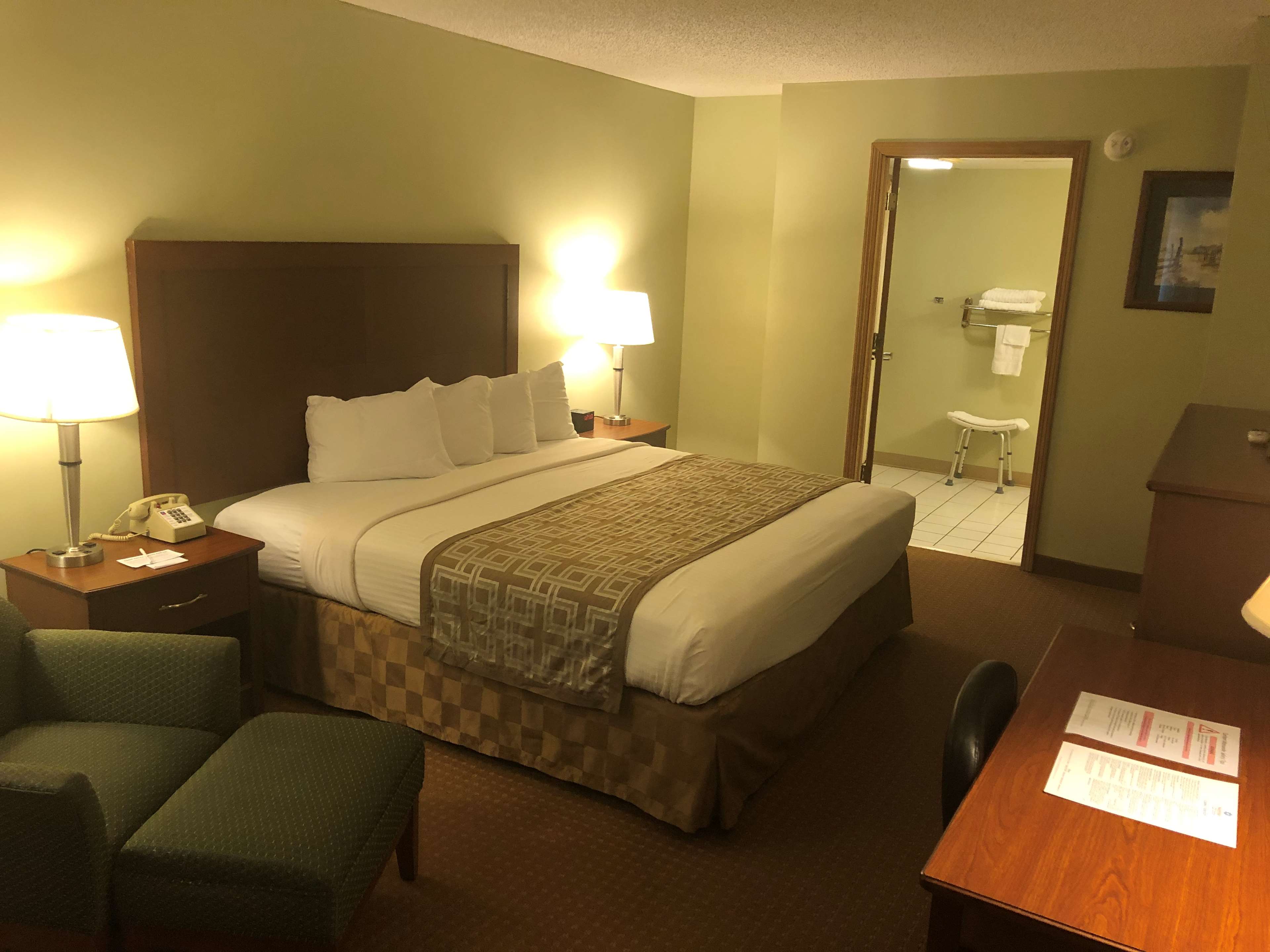 SureStay Plus Hotel by Best Western Poteau Photo