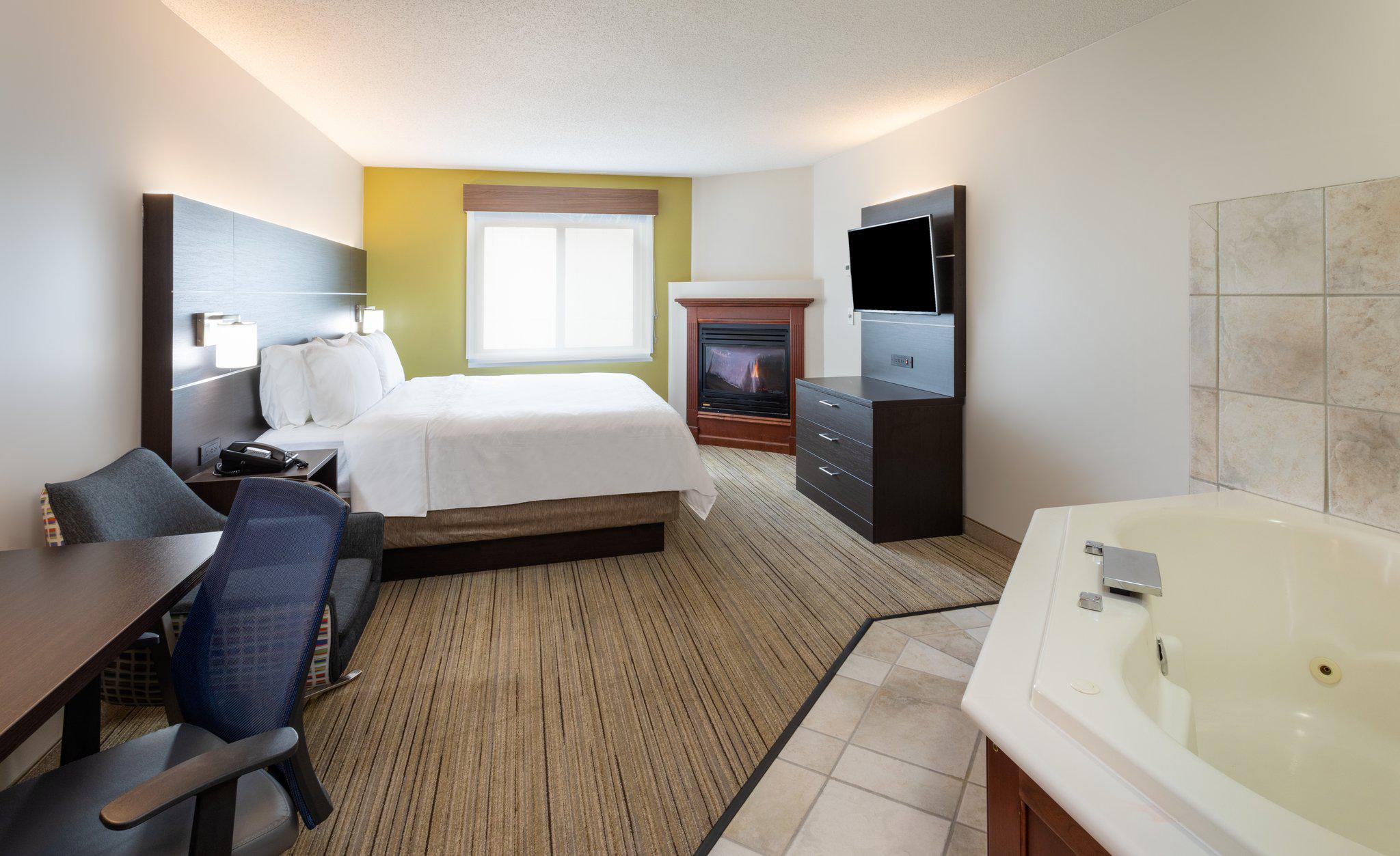 Holiday Inn Express & Suites Minneapolis-Dwtn (Conv Ctr) Photo