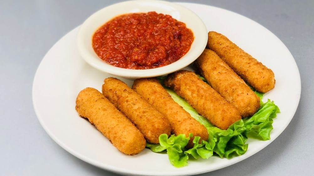 Mozzarella Cheese Sticks (6)
