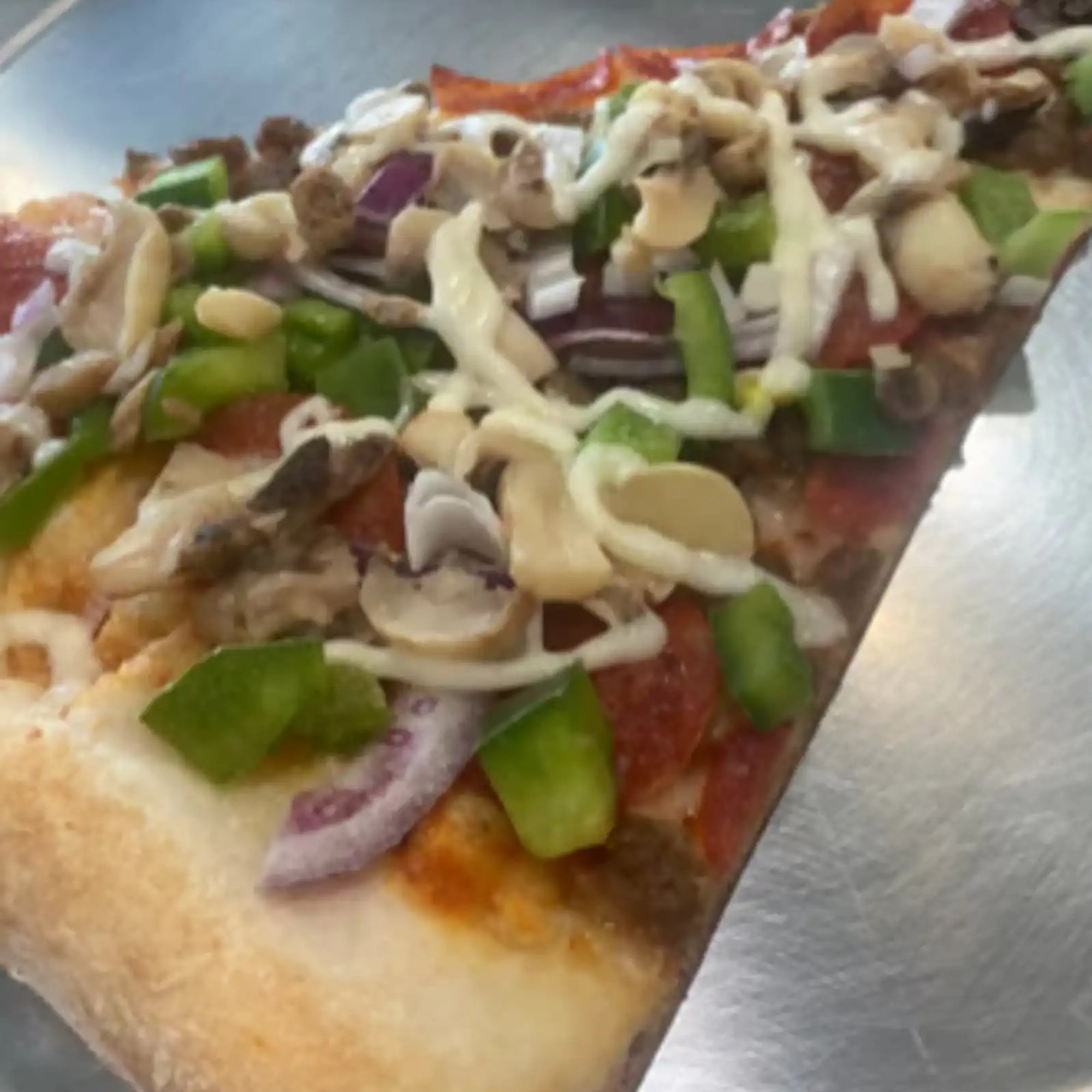 Jonuzi Supreme Pizza