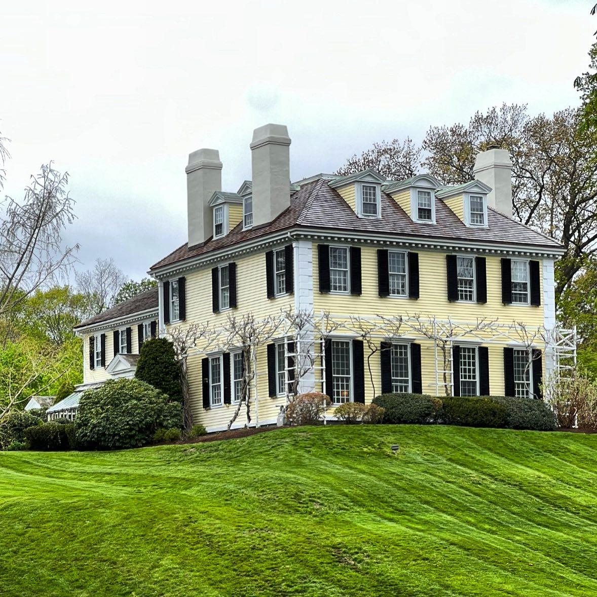 Associate Roofing, Inc. Logo