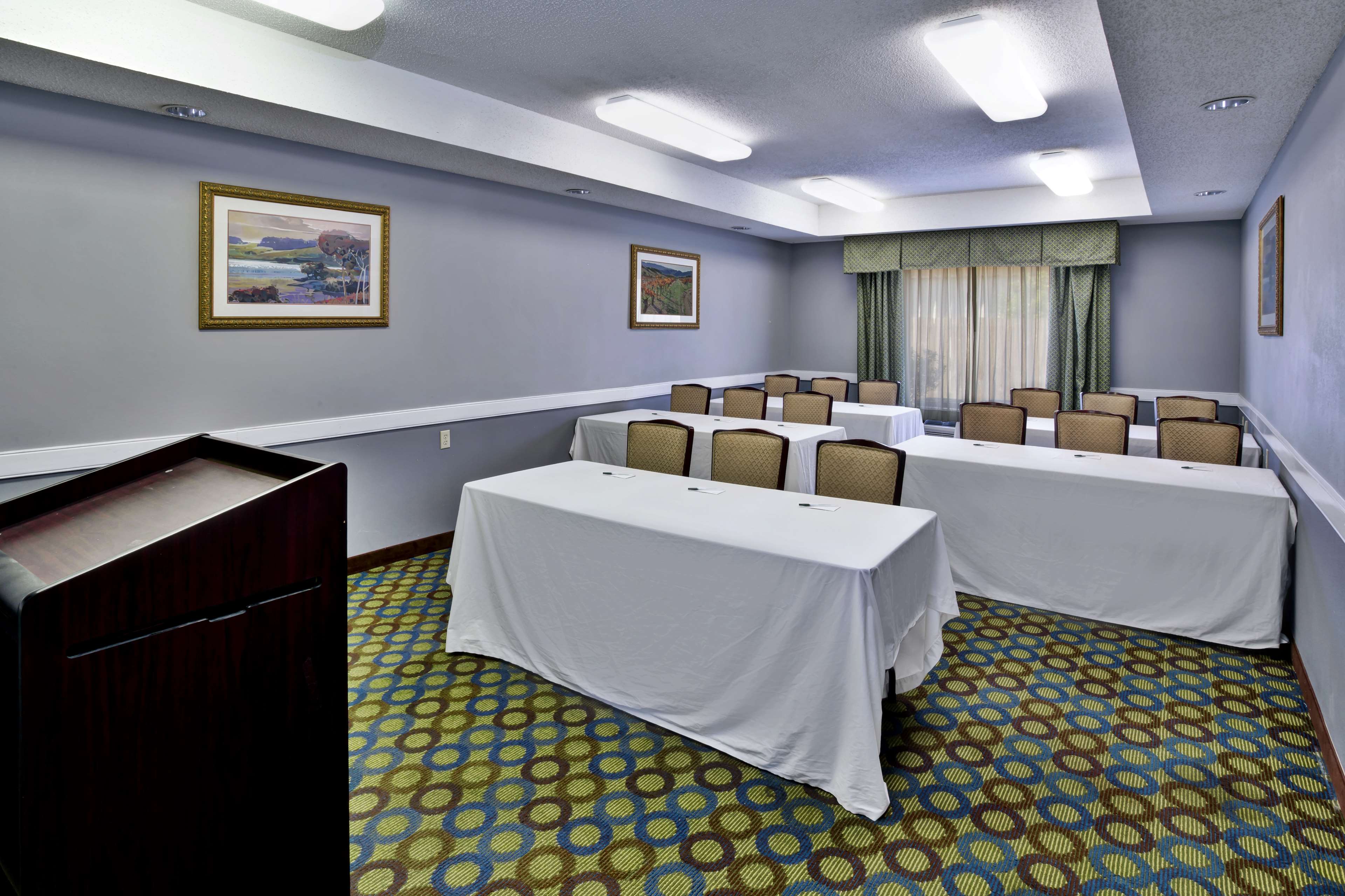 Country Inn & Suites by Radisson, Monroeville, AL Photo