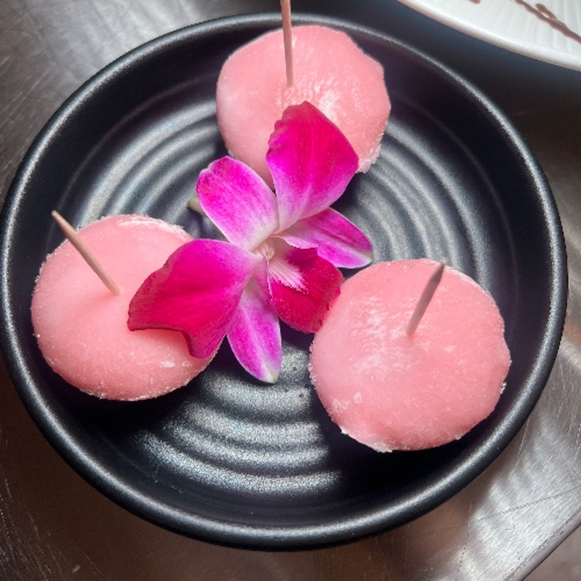 STRAWBERRY MOCHI