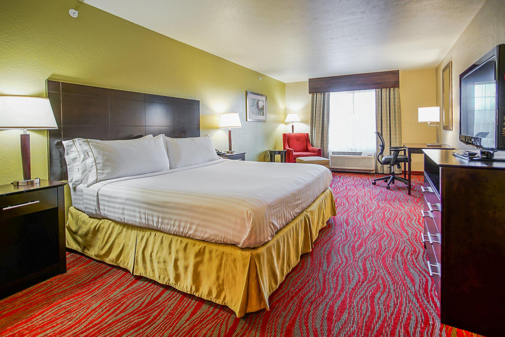 Holiday Inn Express & Suites Indianapolis North - Carmel Photo