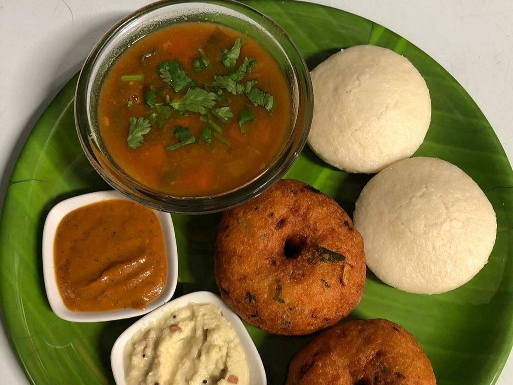 TC - 26A Idly & Medhu Vada - اڈلی وڈا/இட்லி வடை