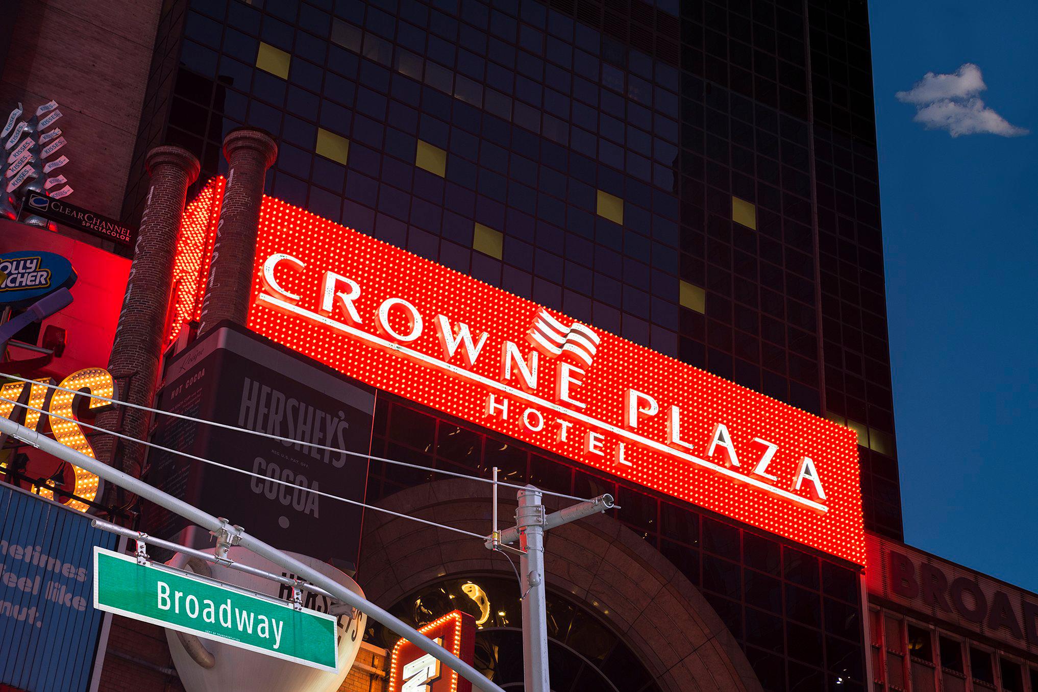 Crowne Plaza Times Square Manhattan Photo