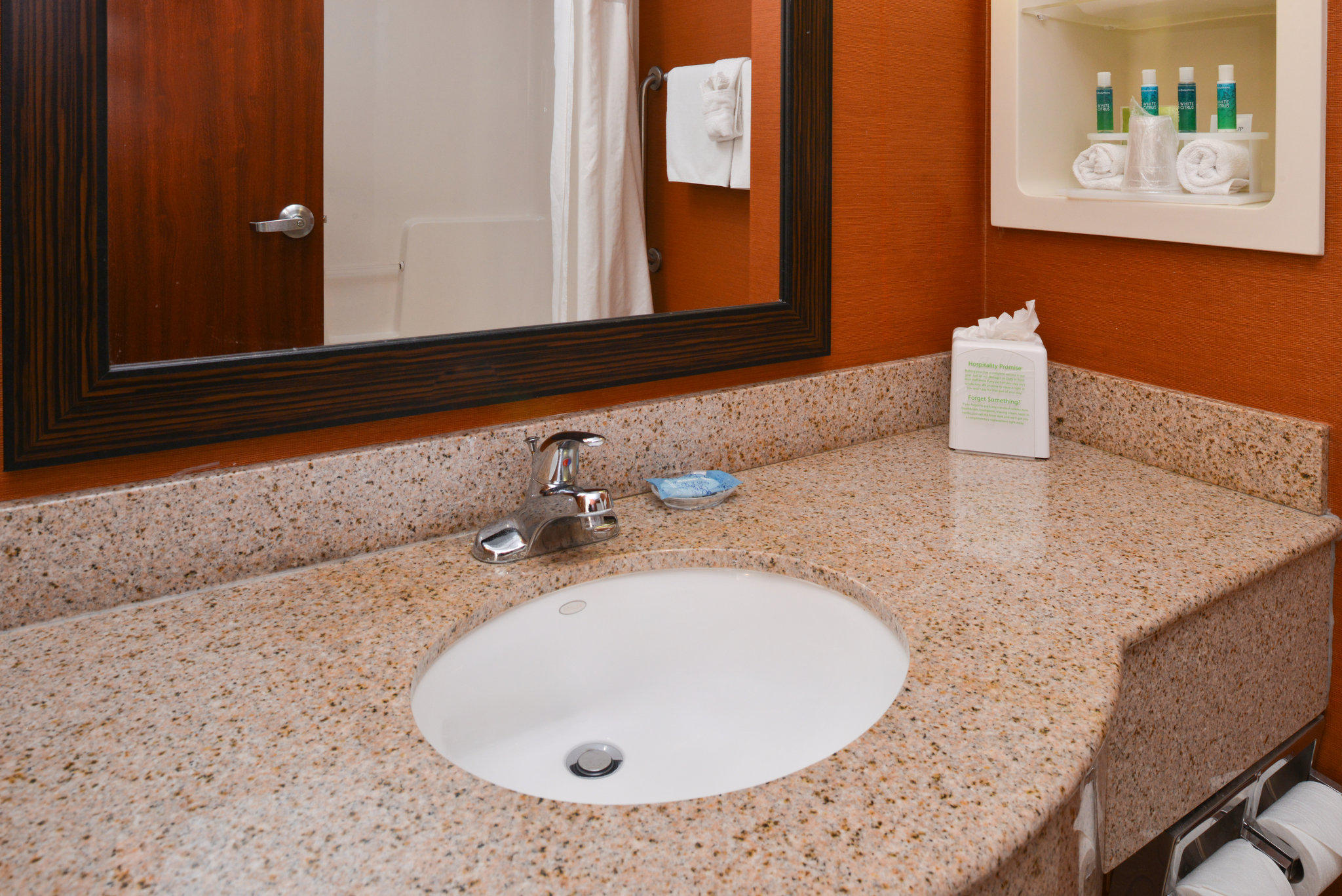 Holiday Inn Express & Suites Dayton-Centerville Photo