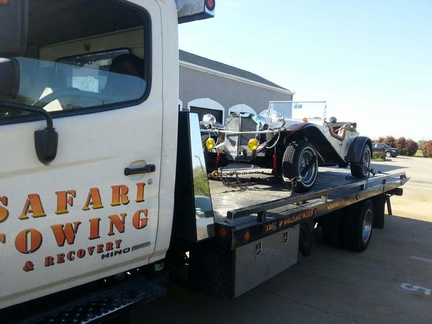 Images Safari Towing & Road Service