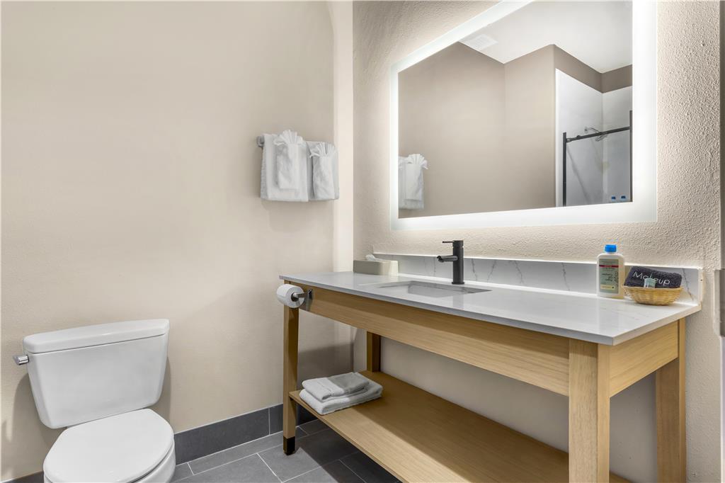 Best Western Red River Inn & Suites Image