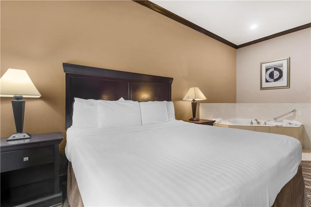 Best Western Red River Inn & Suites Image