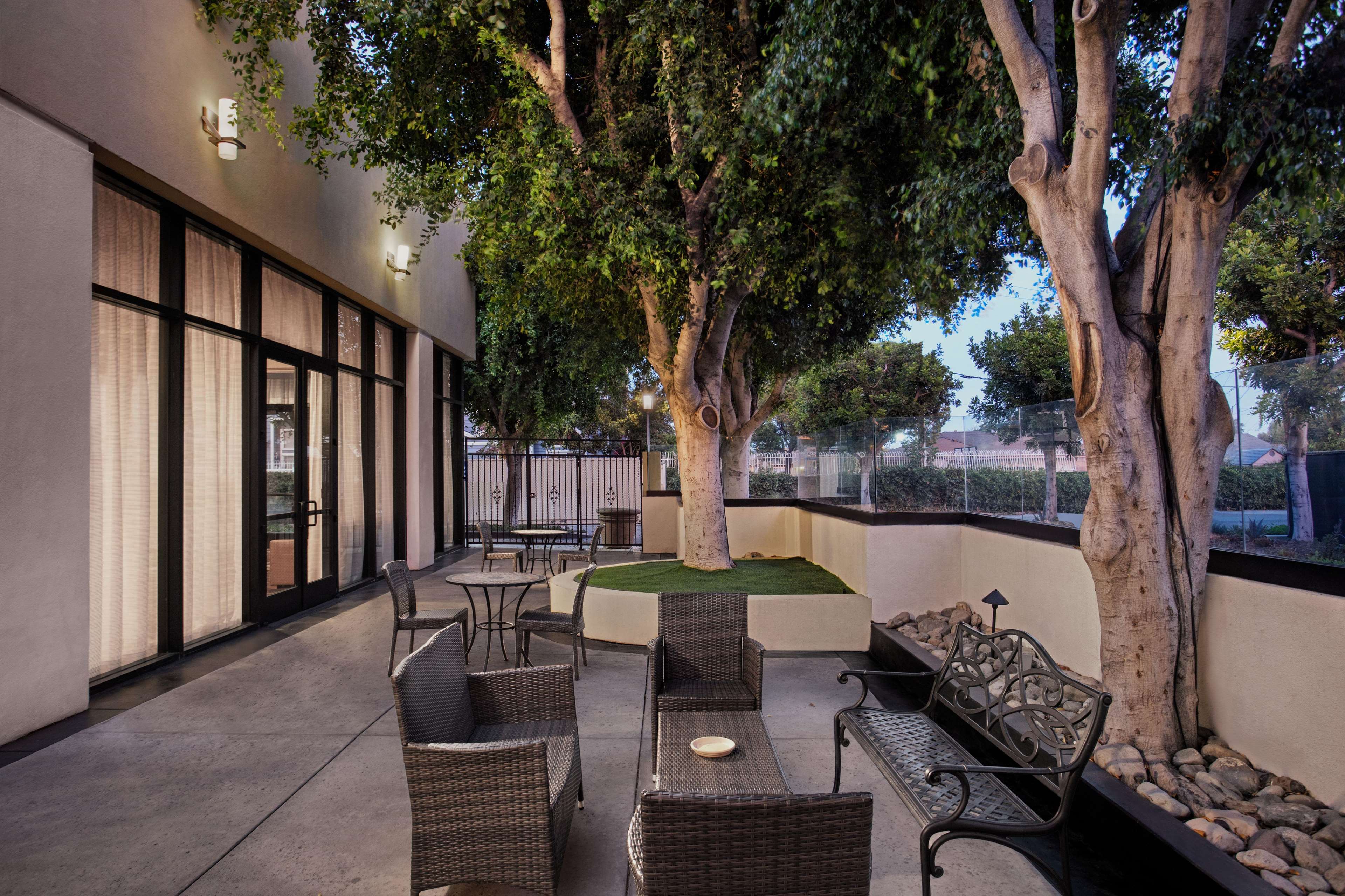 DoubleTree by Hilton Hotel Los Angeles - Norwalk Photo