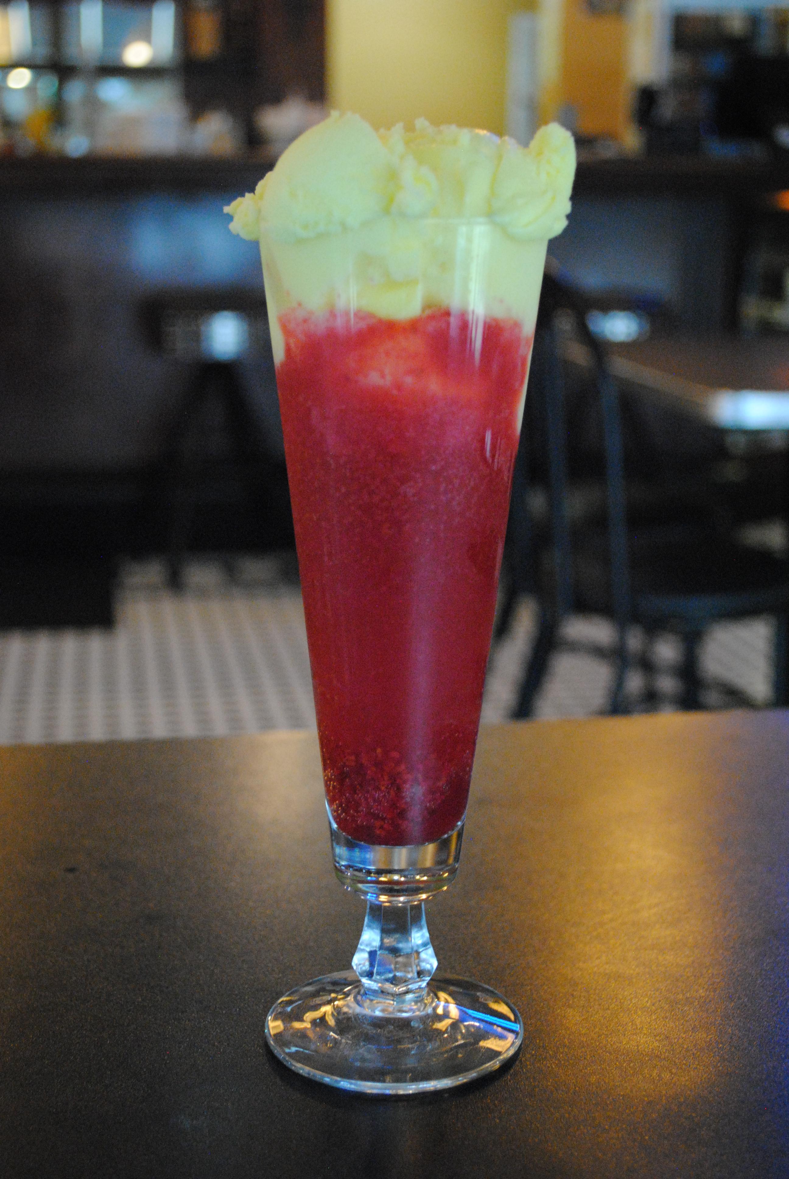 Sparkling Rosé Float
