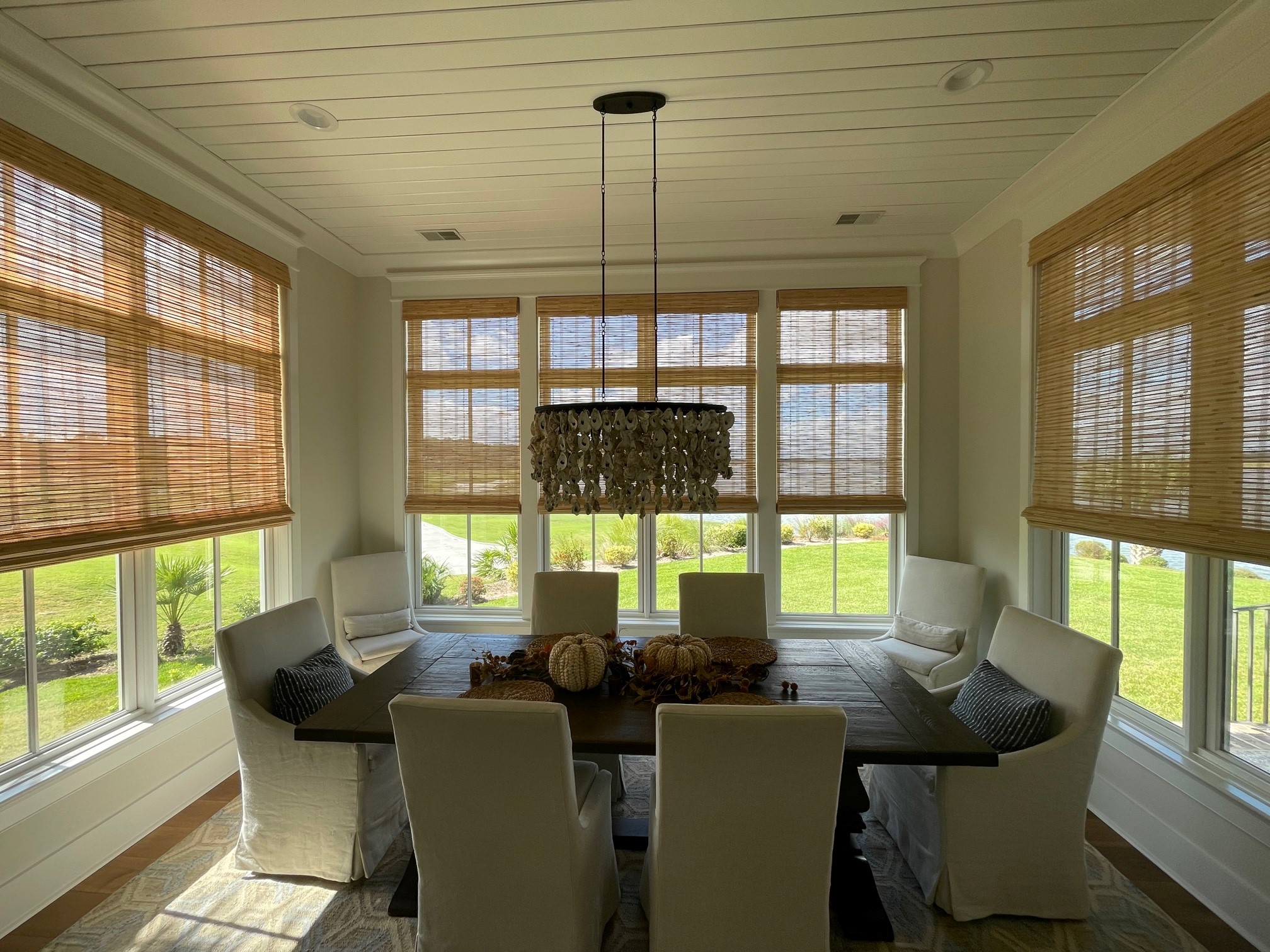 Natural woven shades come with a variety of options to help give off the natural look and feel you have been looking for with a product. With options for privacy and different lift mechanisms, these shades can fit your needs!