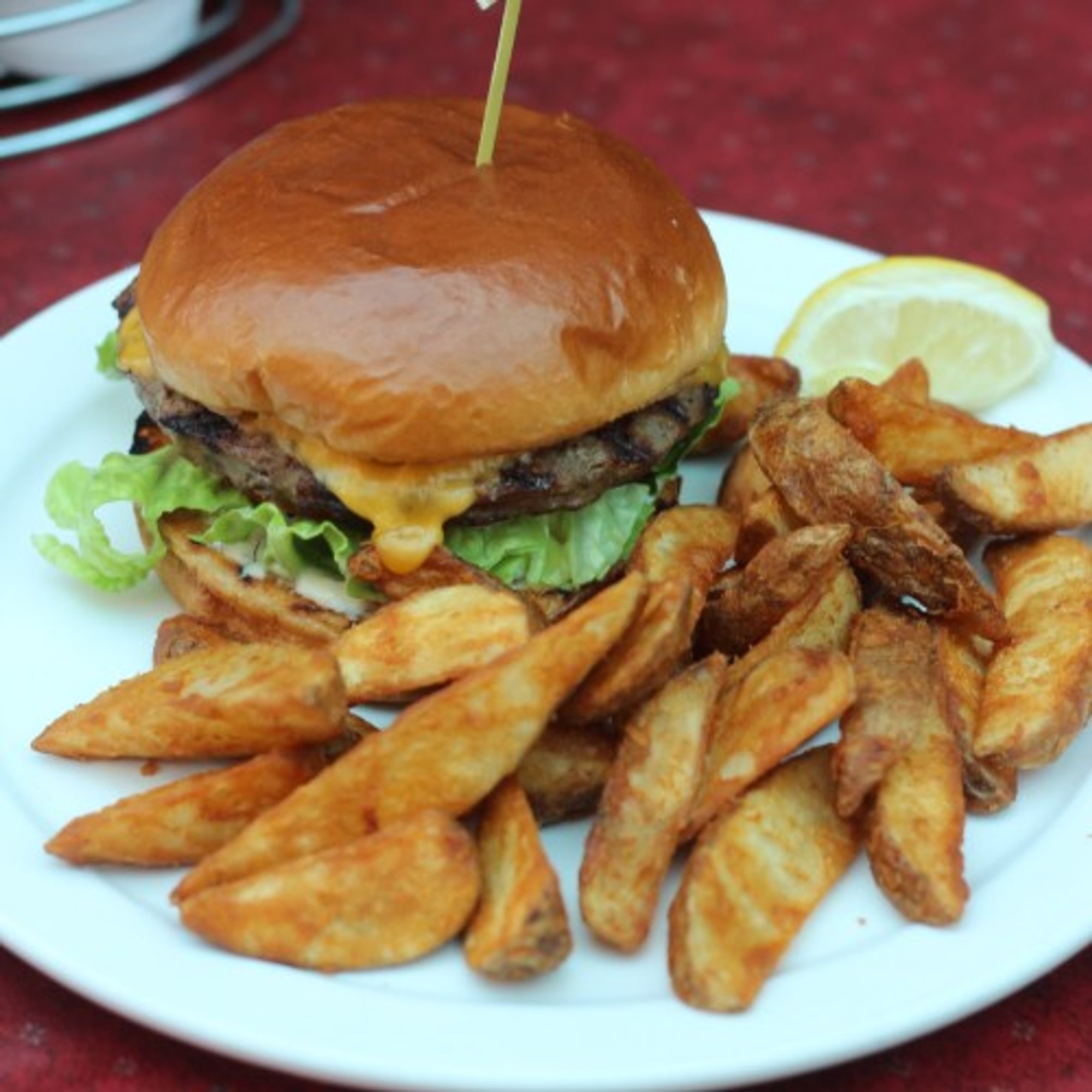 Galley Cheeseburger Entree