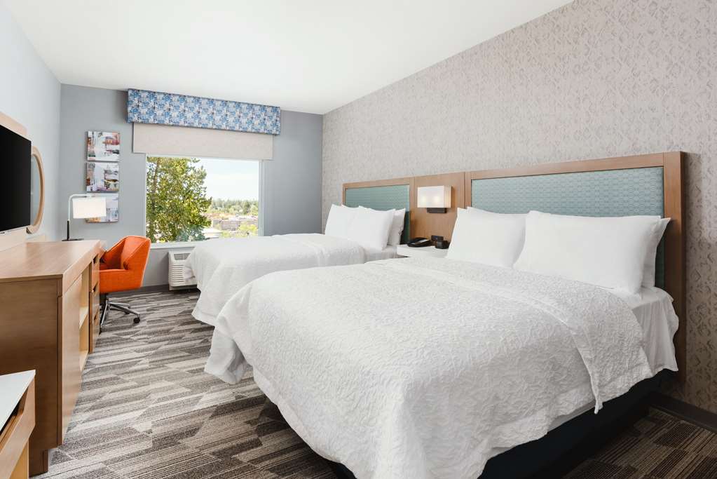 Hampton Inn Bellingham Airport Image
