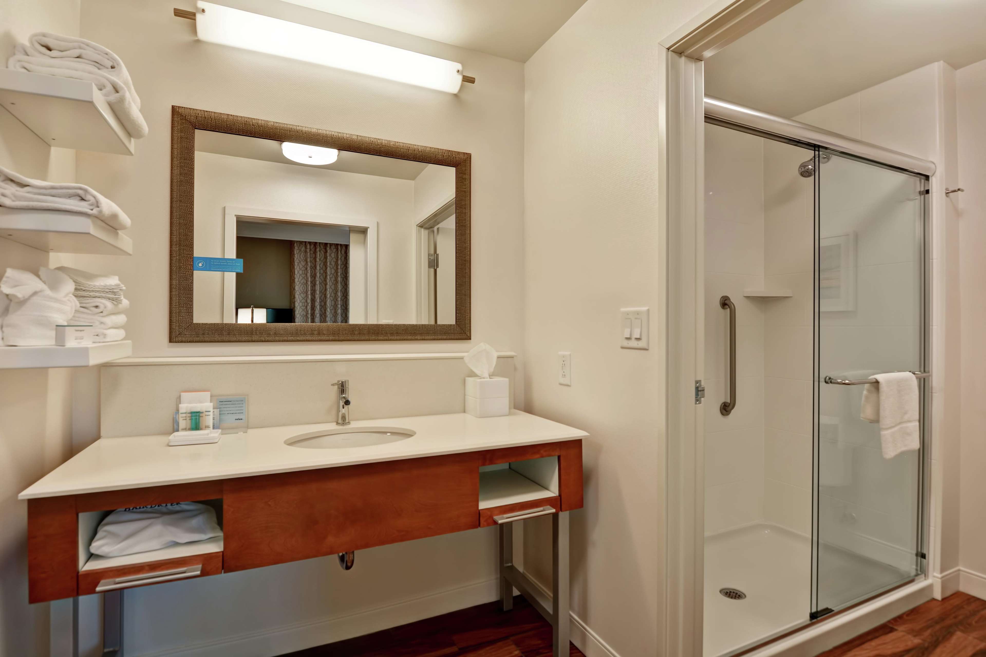 Hampton Inn & Suites Charleston Airport Photo