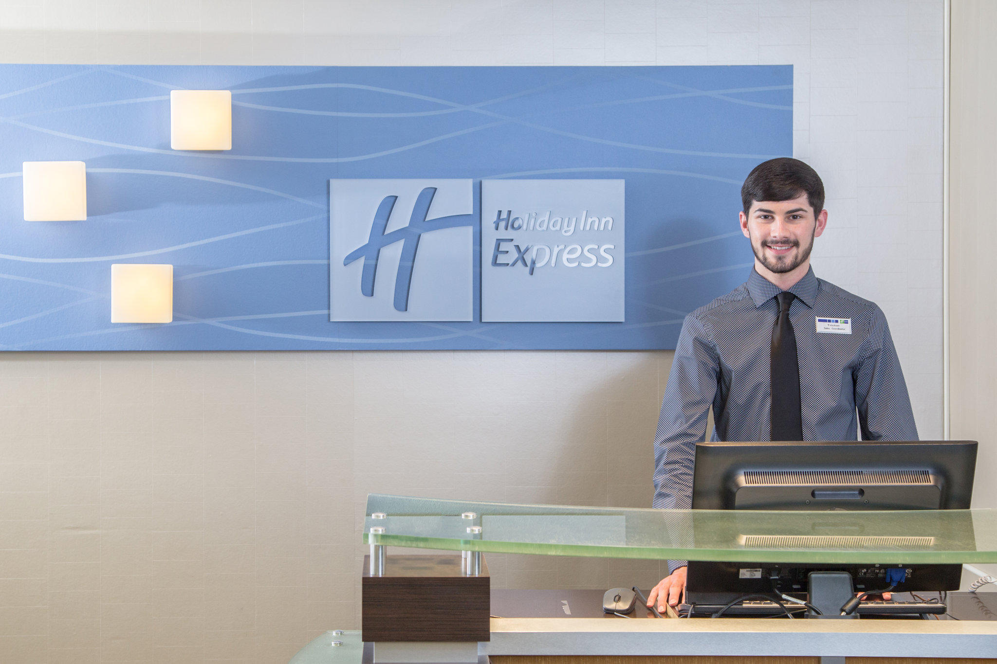 Holiday Inn Express & Suites Oxford Photo