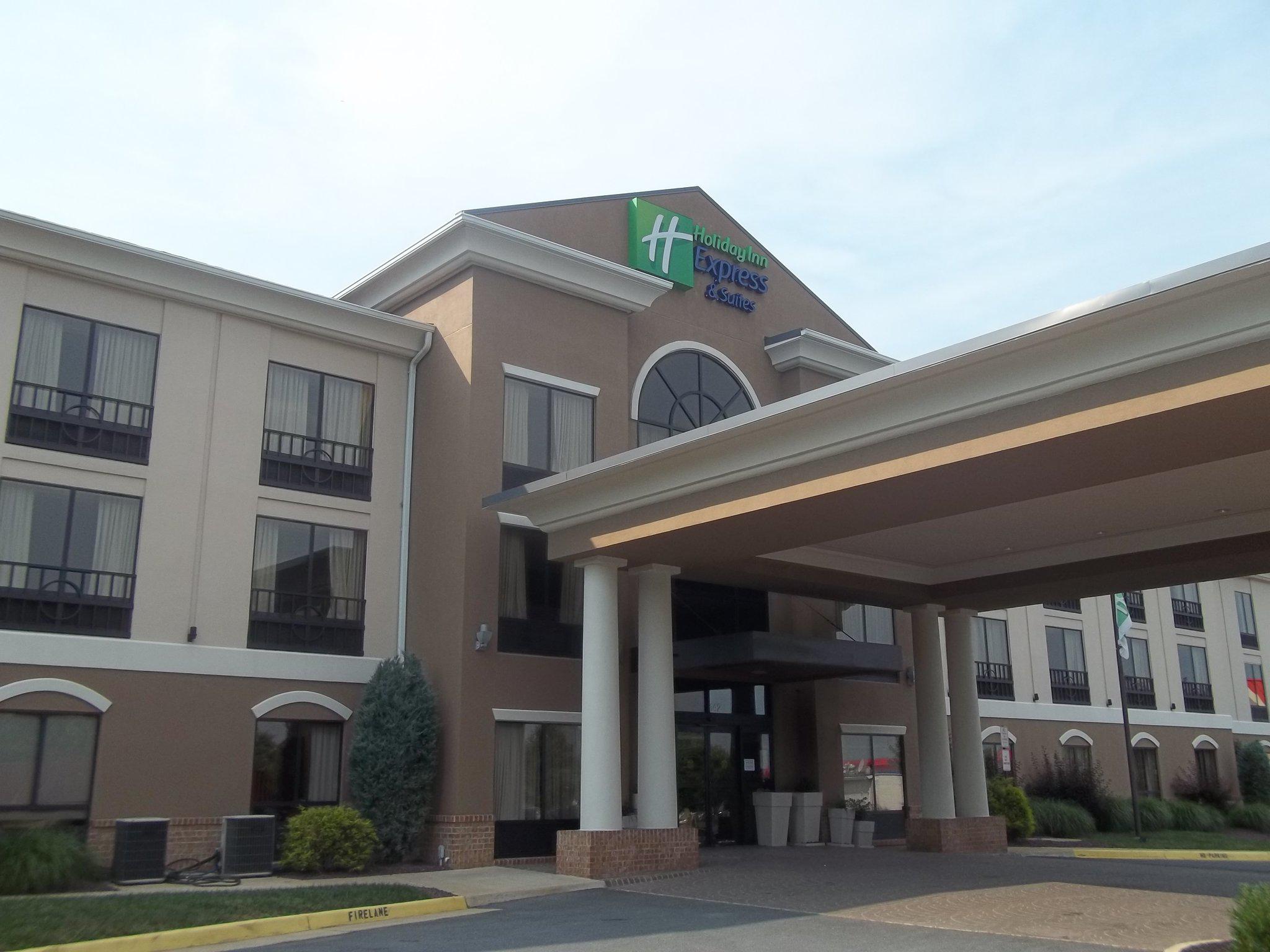 Holiday Inn Express Suites Winchester