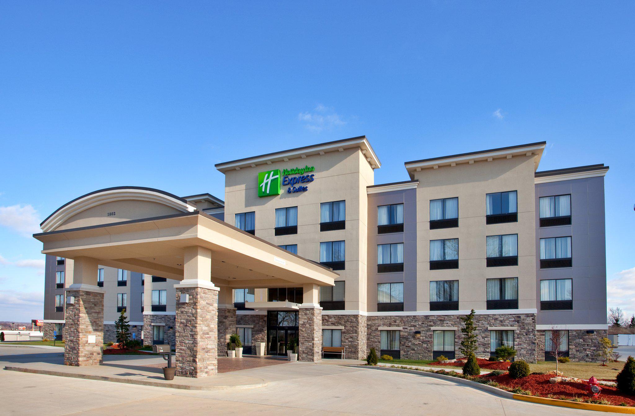 Holiday Inn Express & Suites Festus - South St. Louis Photo