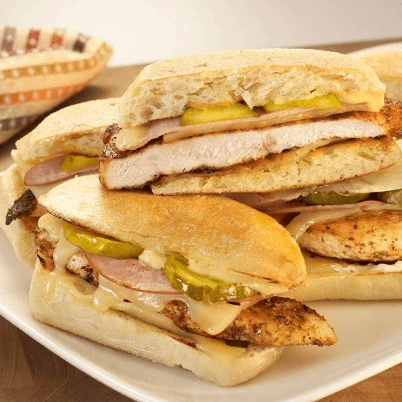 24.PAN CON POLLO