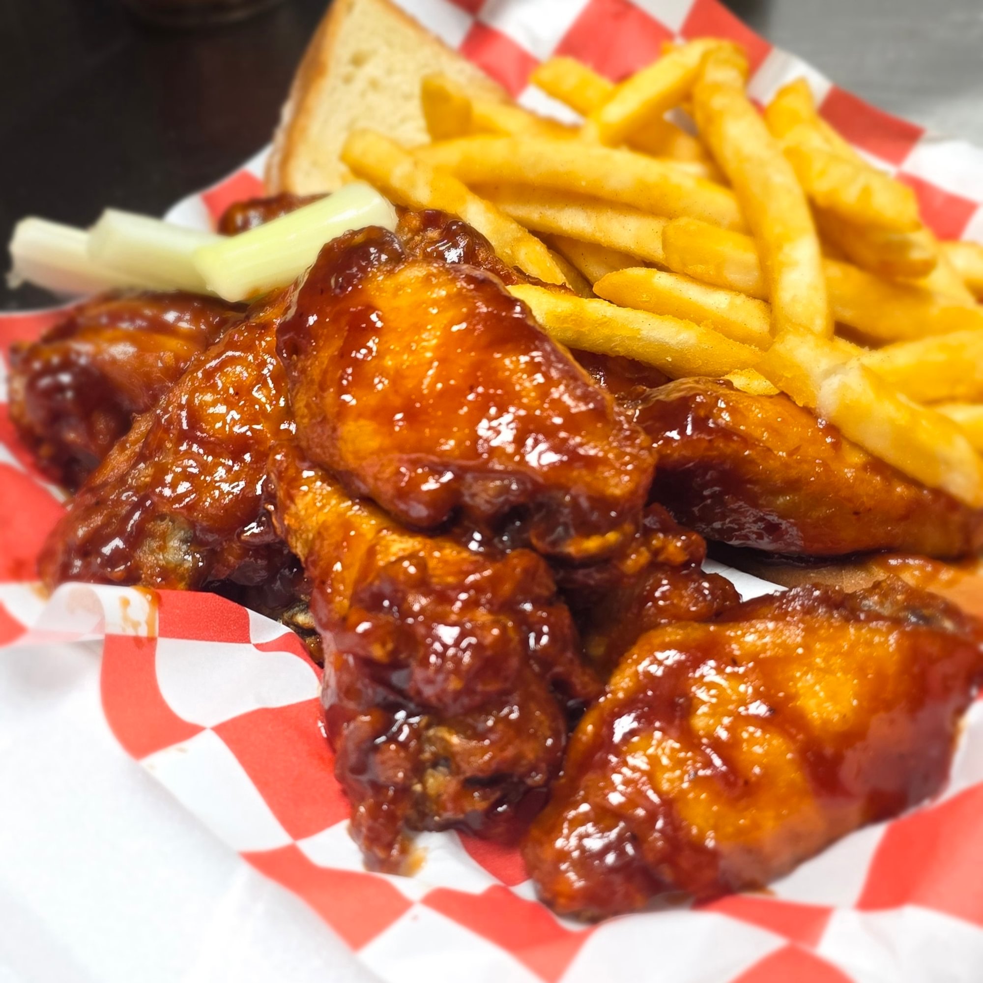 Cut Flavored Wings Combo