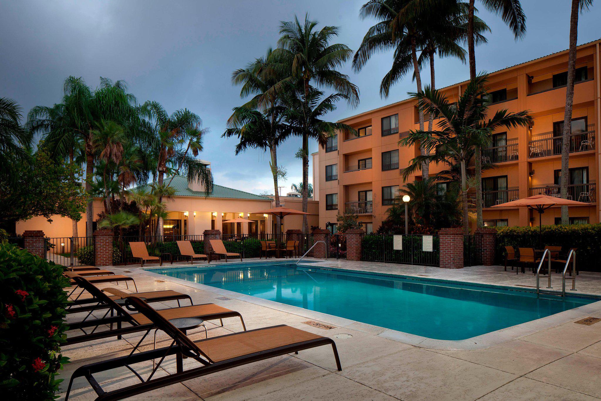 Courtyard by Marriott Miami Lakes Photo