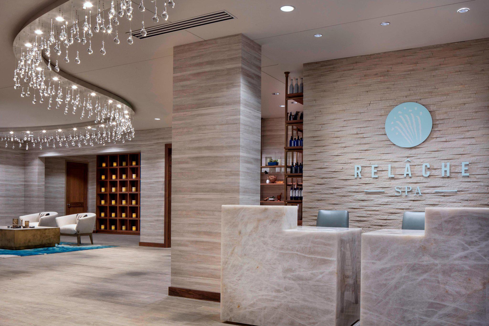 Gaylord Rockies Resort & Convention Center Photo