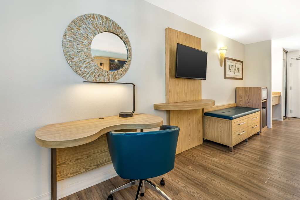 Best Western Plus Capitola By-the-Sea Inn & Suites Image