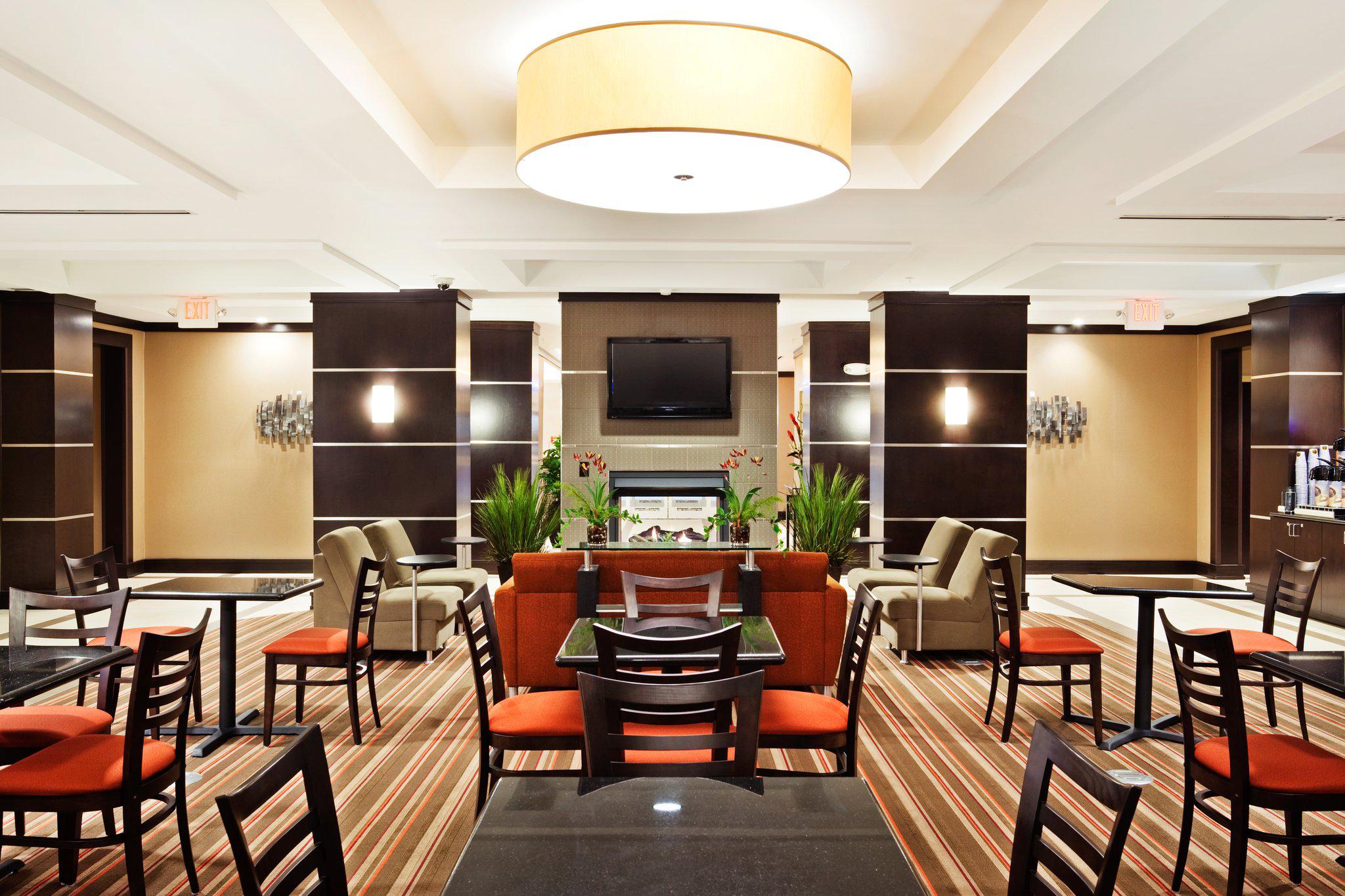 Holiday Inn Express & Suites Charlotte Southeast - Matthews Photo