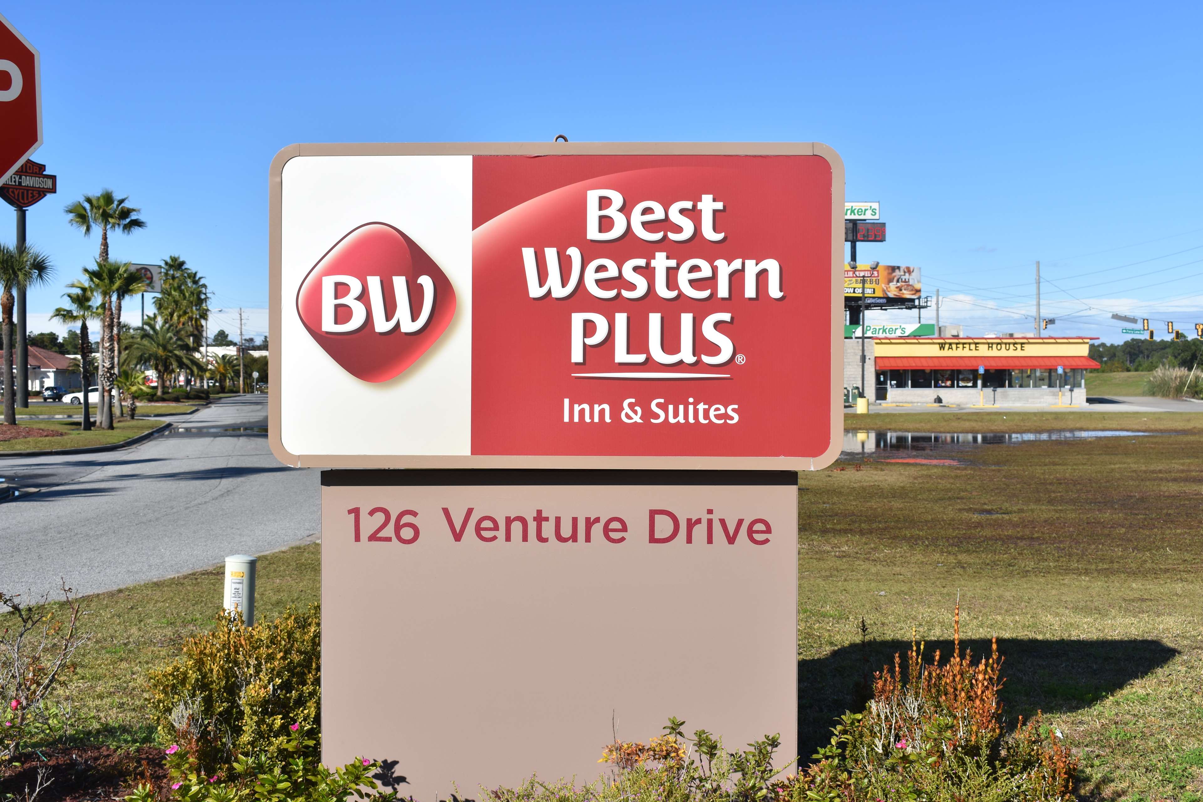 Best Western Plus Brunswick Inn & Suites Photo