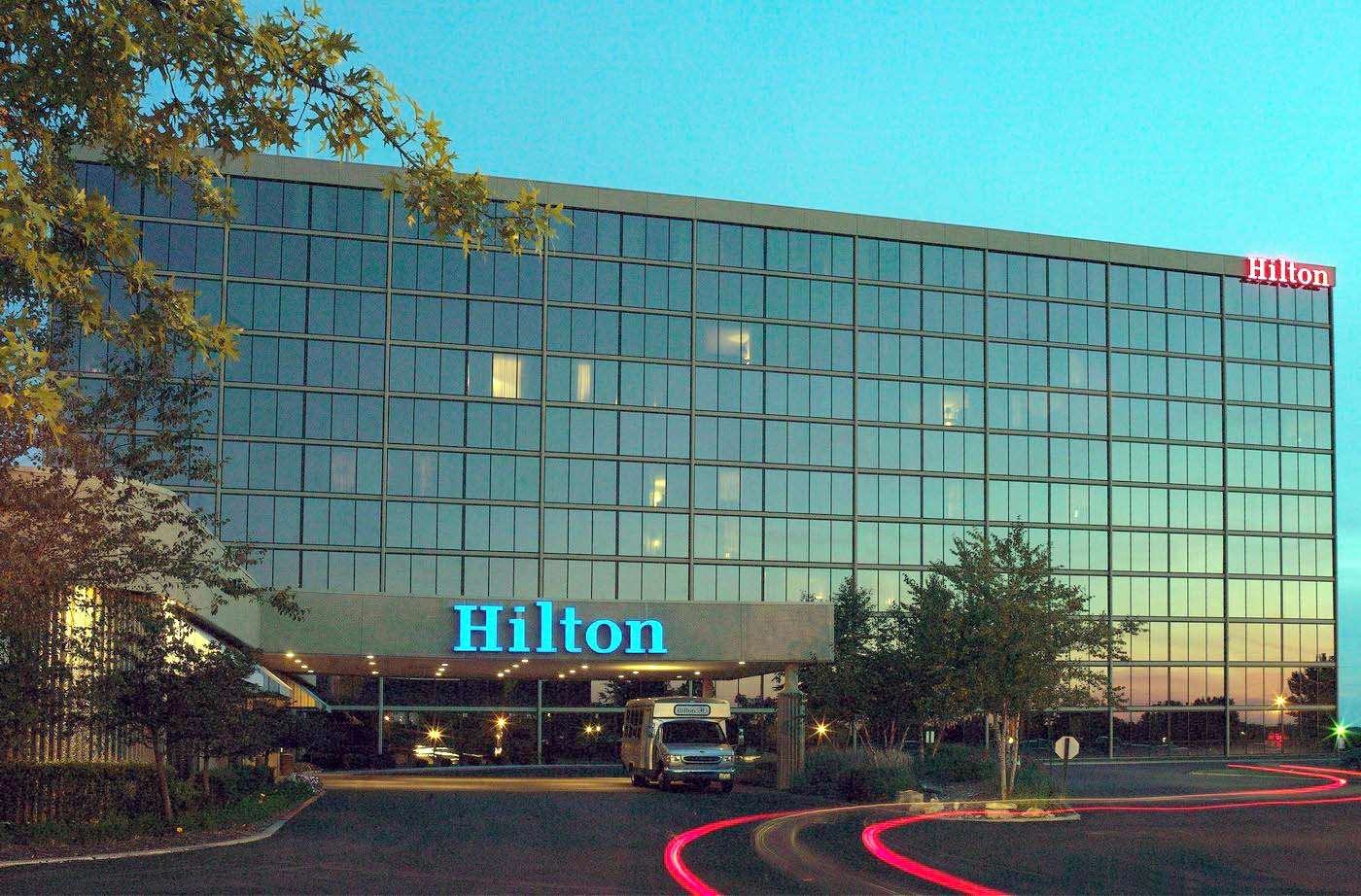 Hilton Kansas City Airport Photo