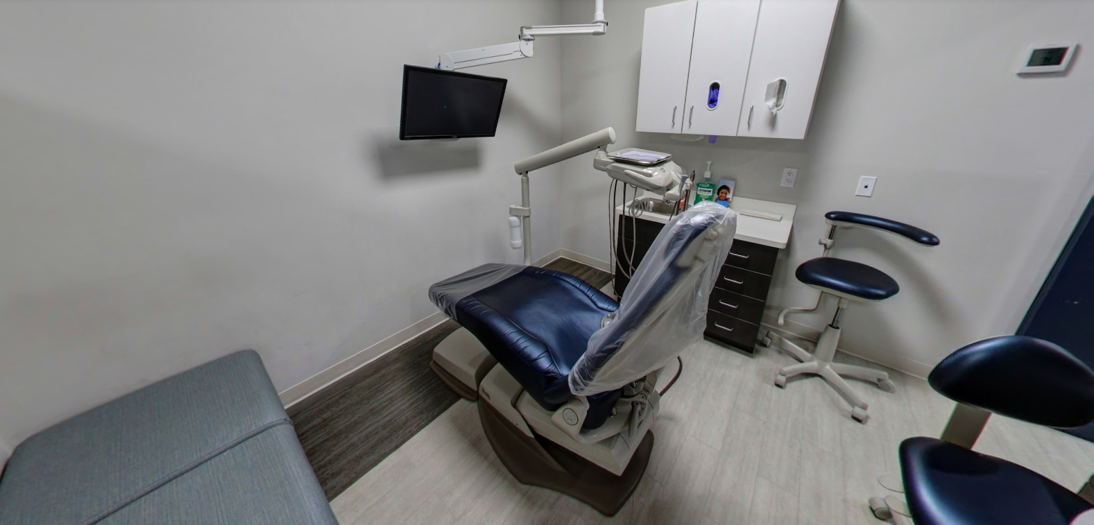 Pine Lawn Dental Image