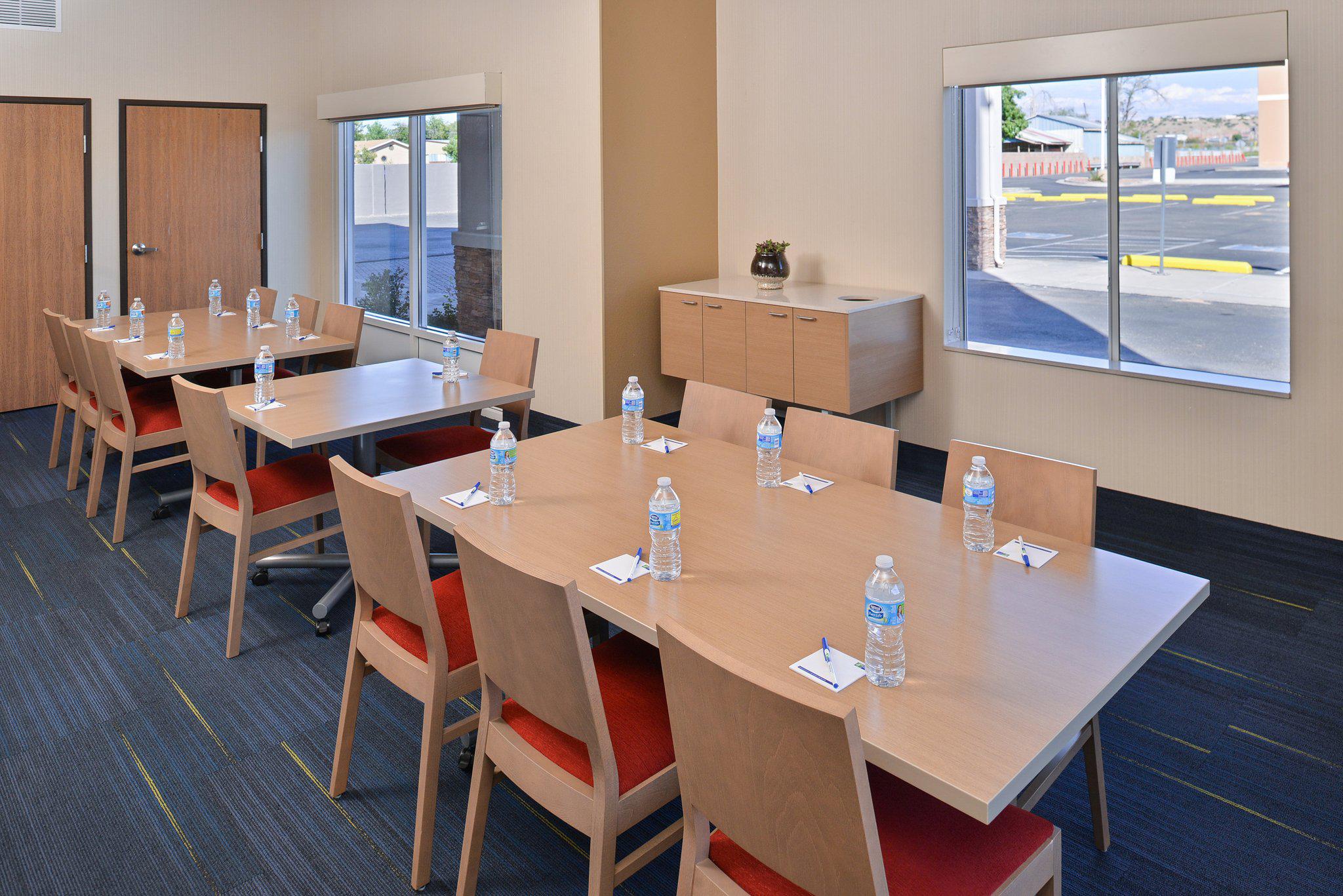 Holiday Inn Express Albuquerque N - Bernalillo Photo