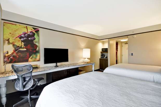 Images Hilton Garden Inn Detroit Troy
