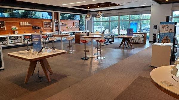 AT&T Store Photo