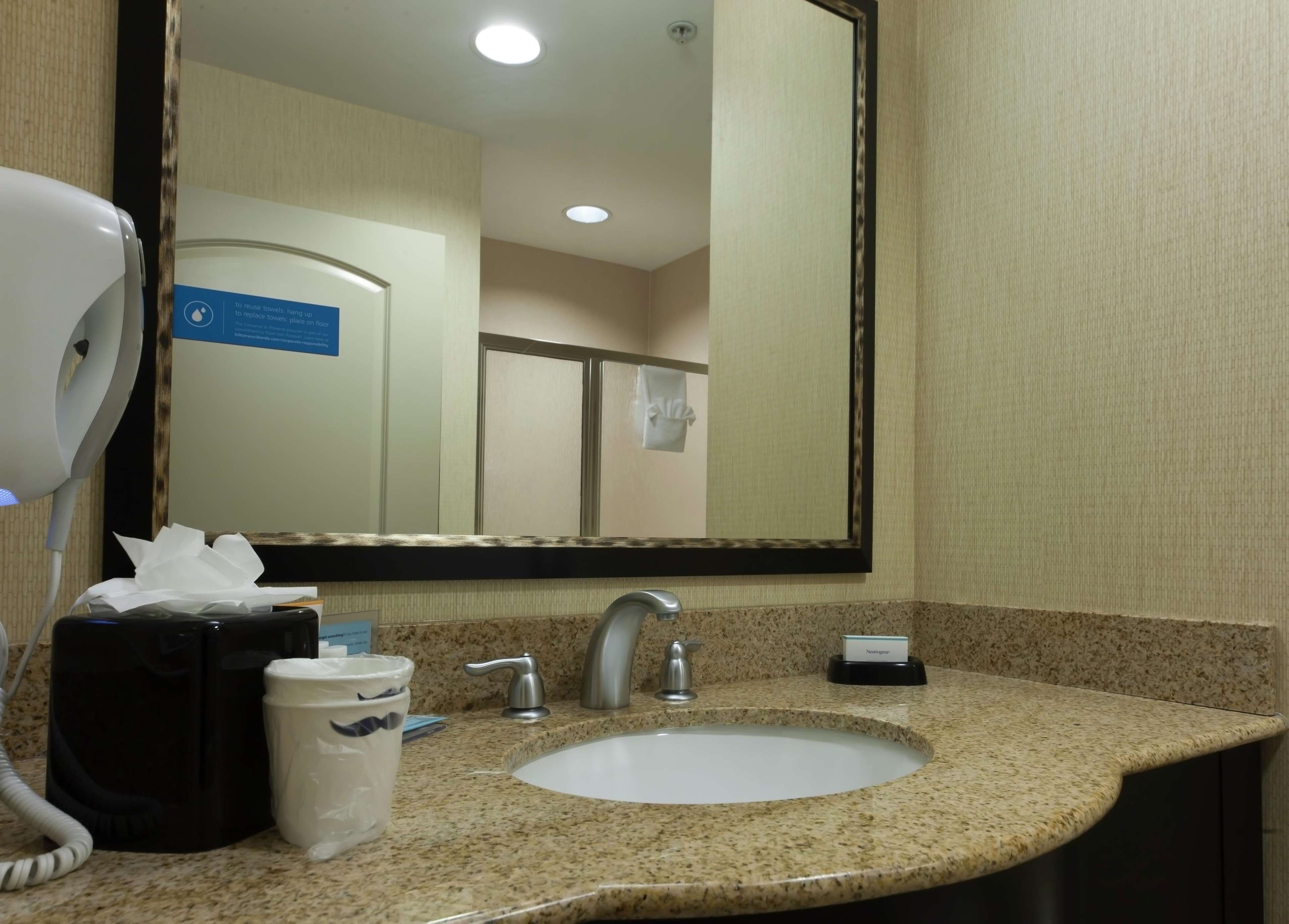 Hampton Inn North Brunswick/New Brunswick Photo