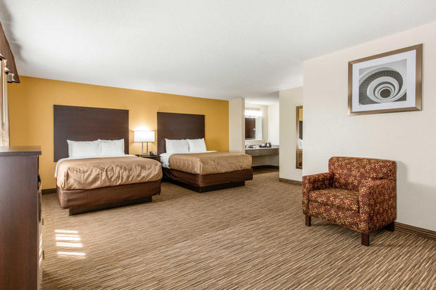Images Quality Inn & Suites