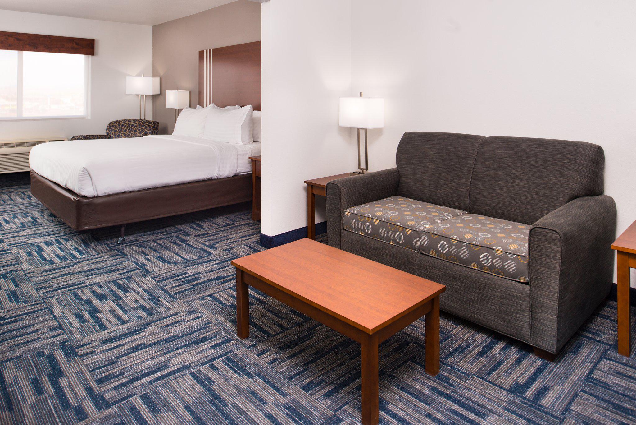 Holiday Inn Express & Suites Alamogordo Photo