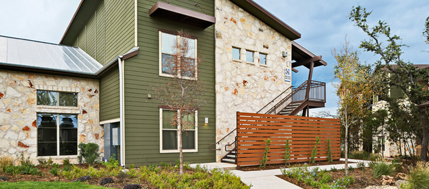 Images Lakeline East Apartments