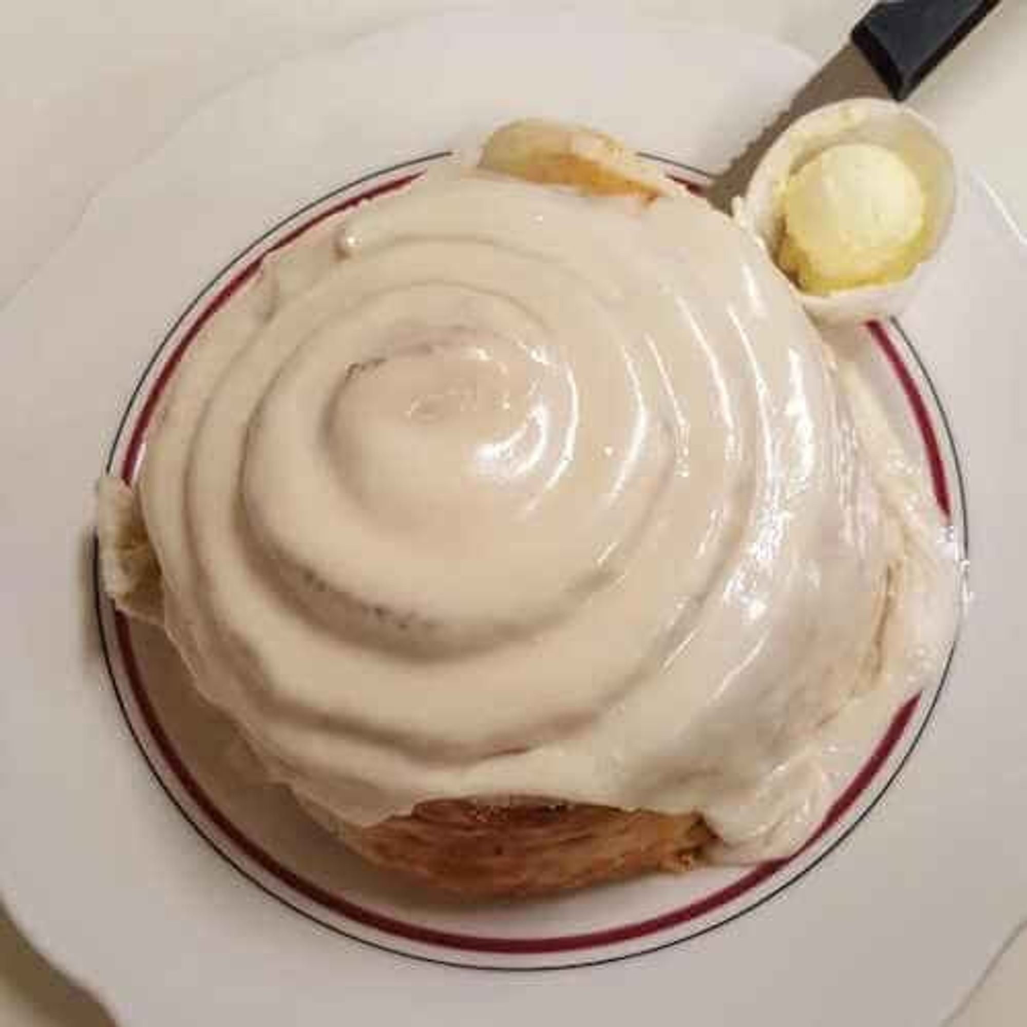 Cinnamon Roll with Walnuts and Raisins