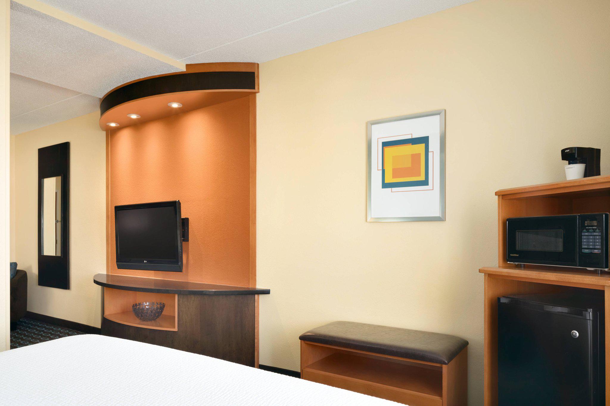 Fairfield Inn & Suites by Marriott Minneapolis Bloomington/Mall of America Photo