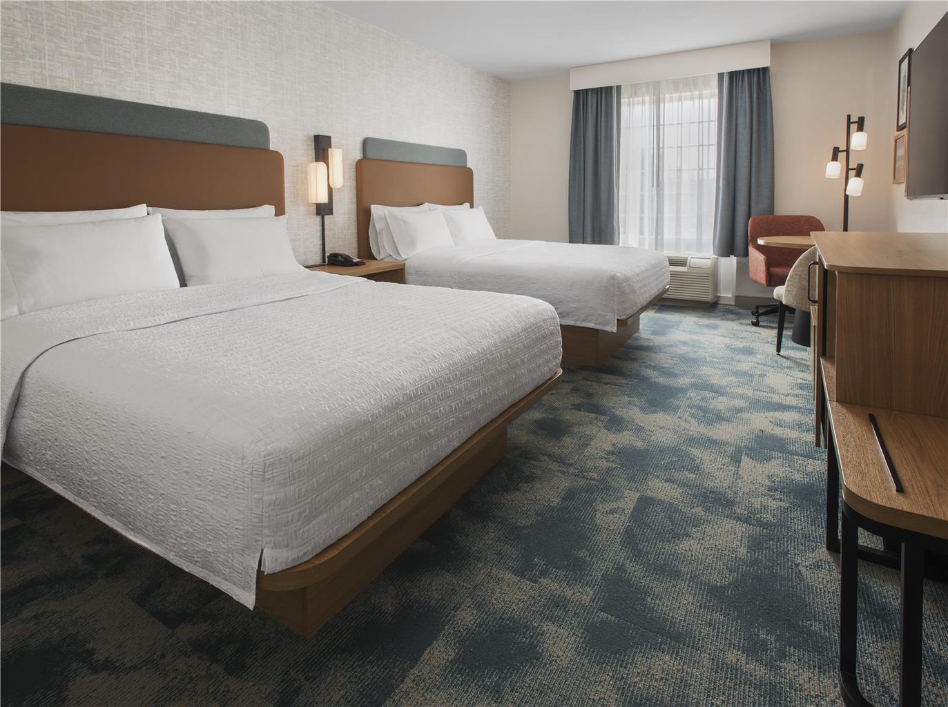 Hampton Inn & Suites Greenfield Image