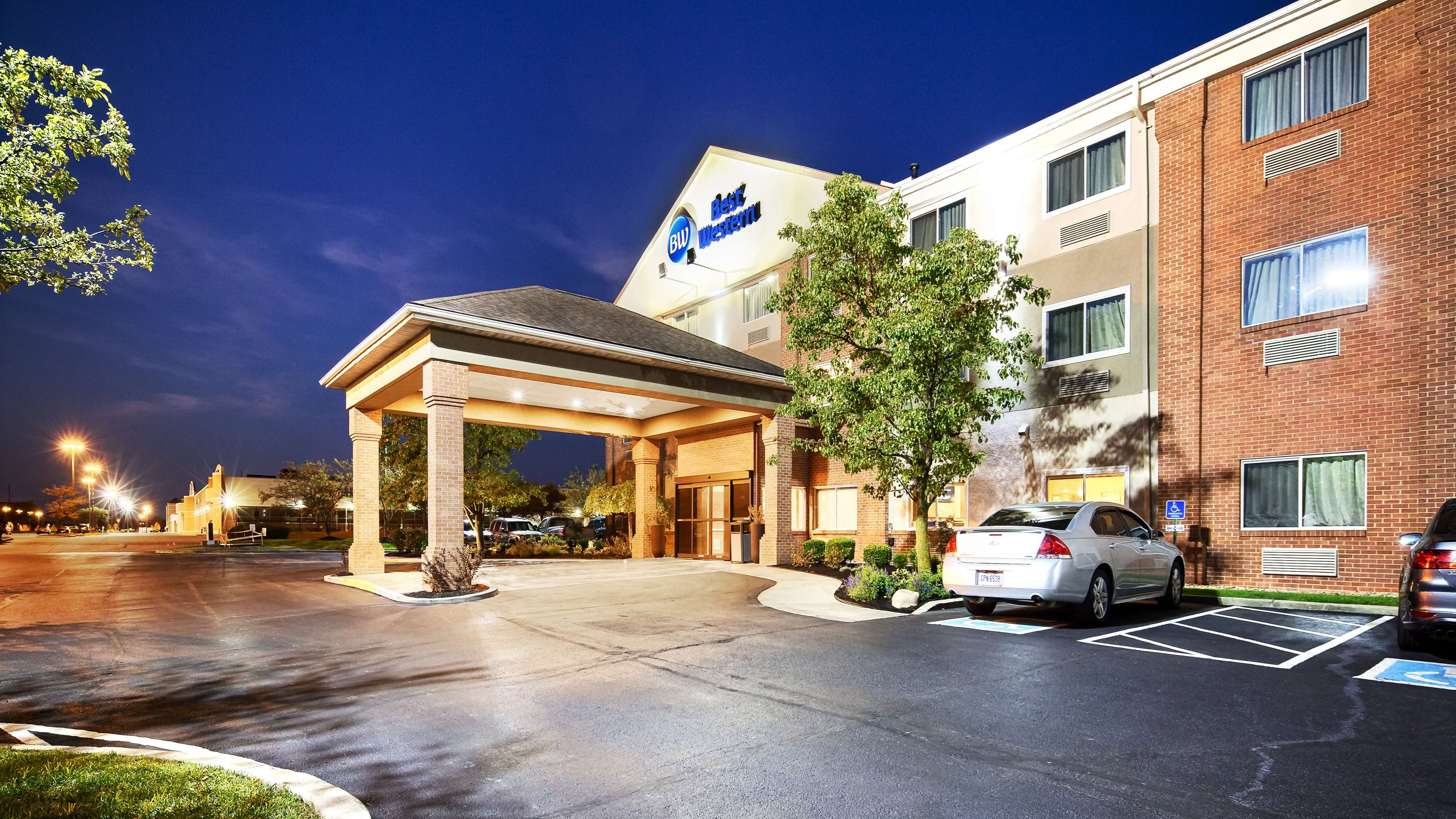 Best Western Hilliard Inn & Suites Photo