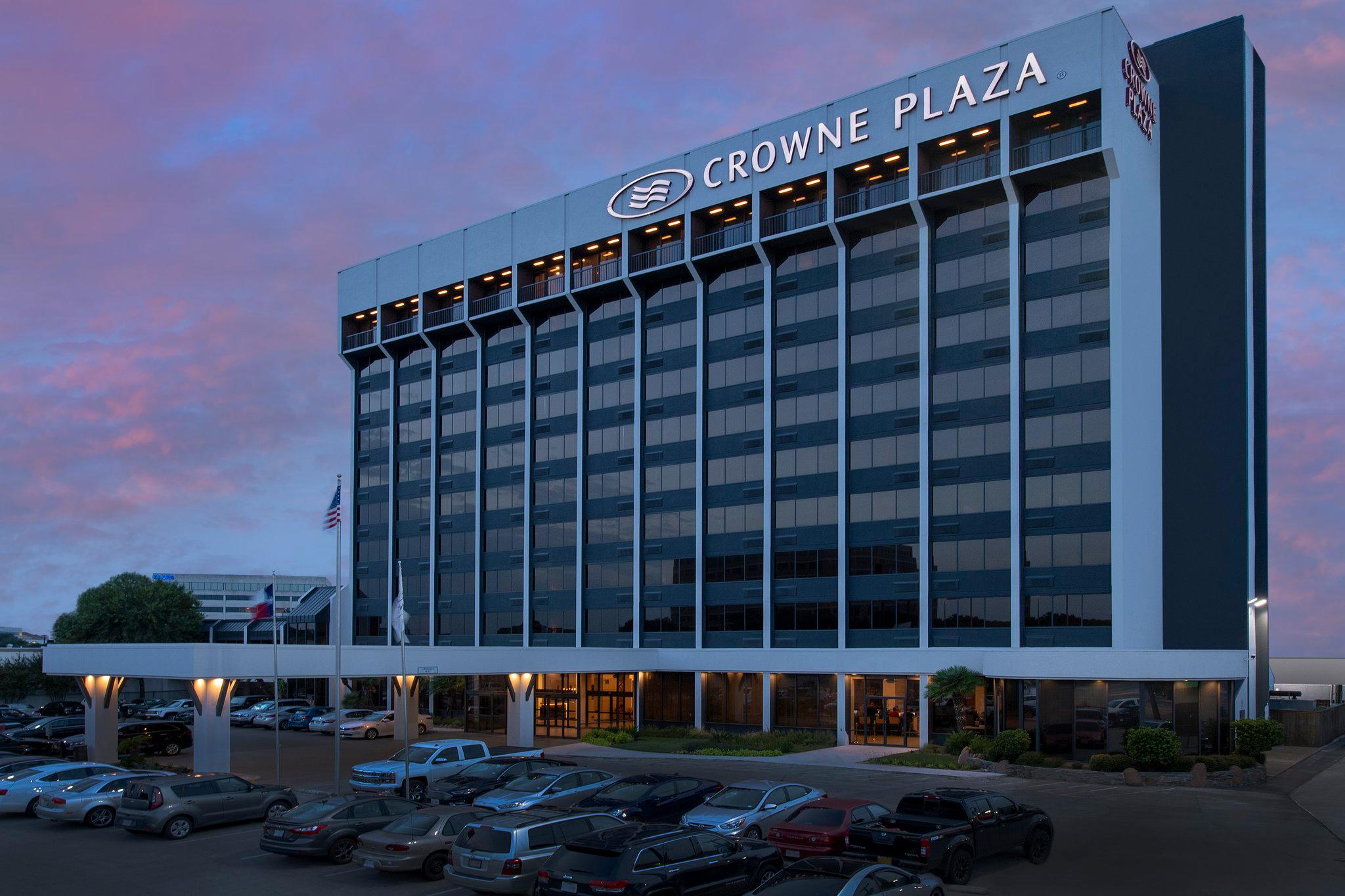 Crowne Plaza San Antonio Airport Photo