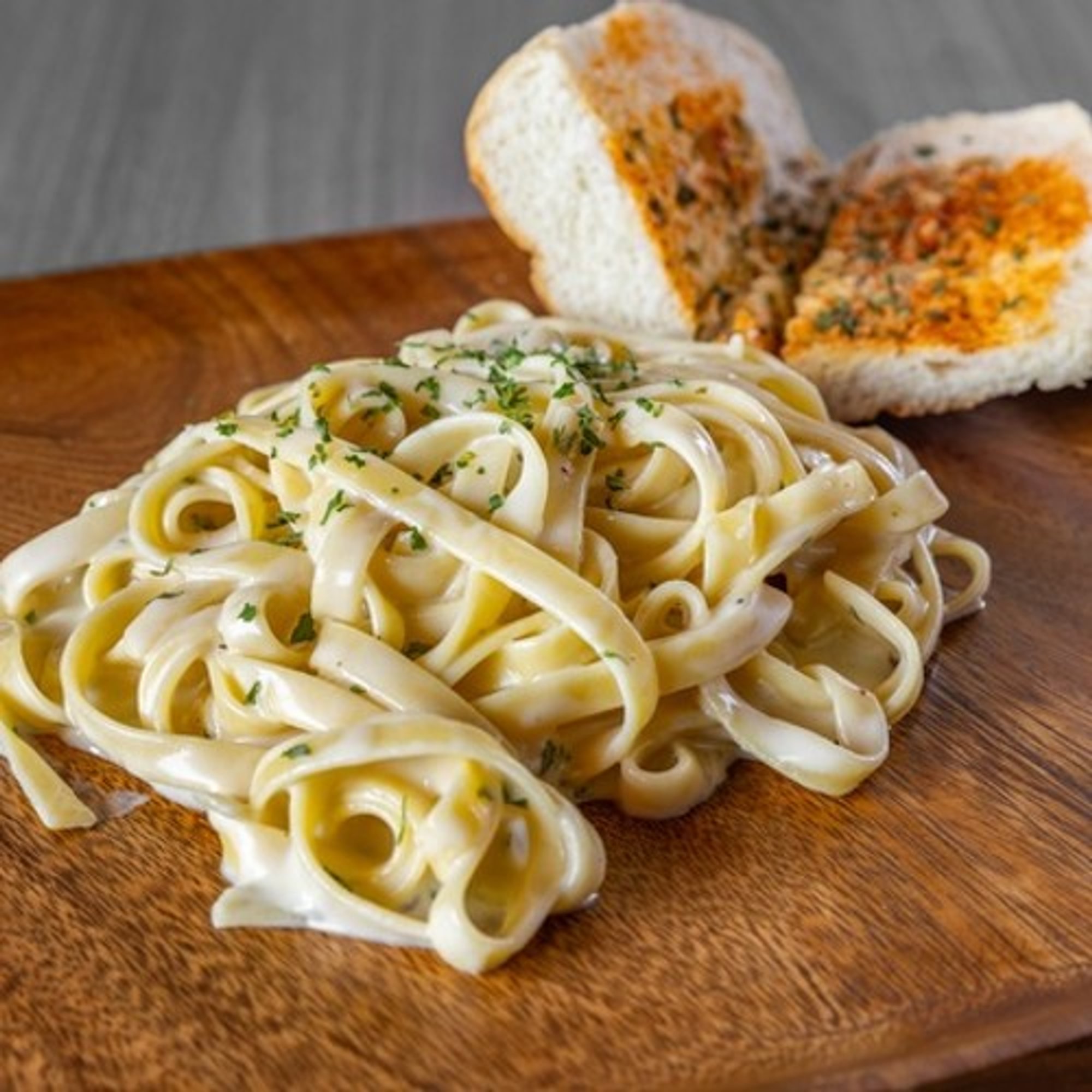 Fettuccine Alfredo